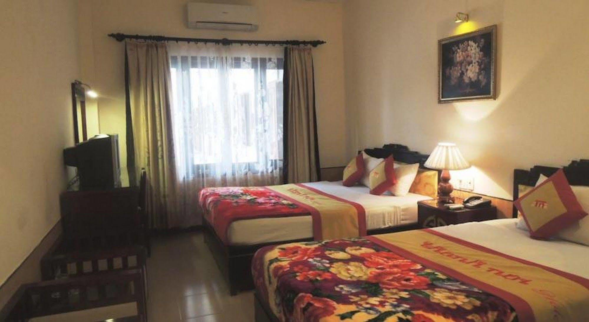 Thanh Noi Hotel Hue Exterior photo