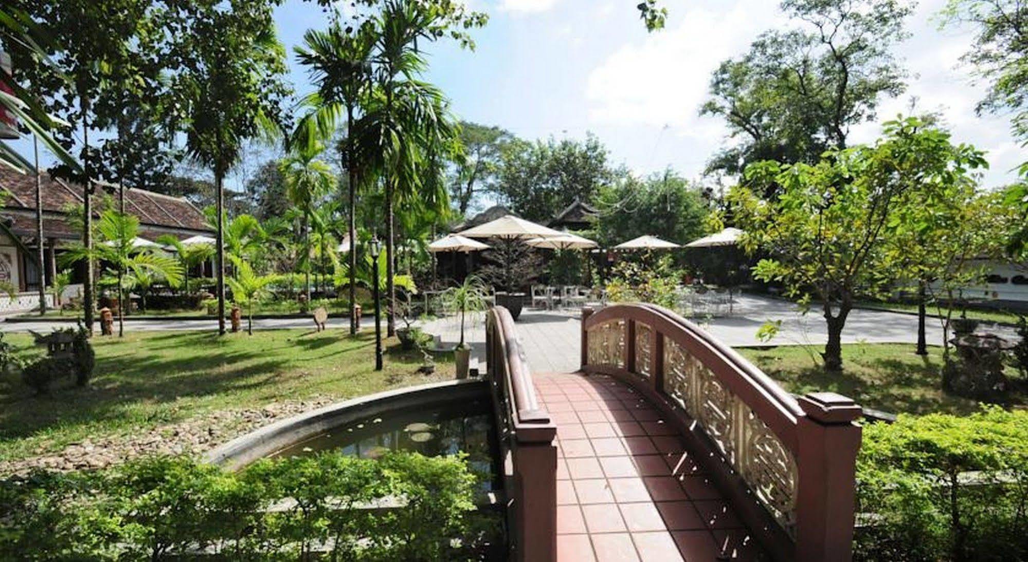 Thanh Noi Hotel Hue Exterior photo