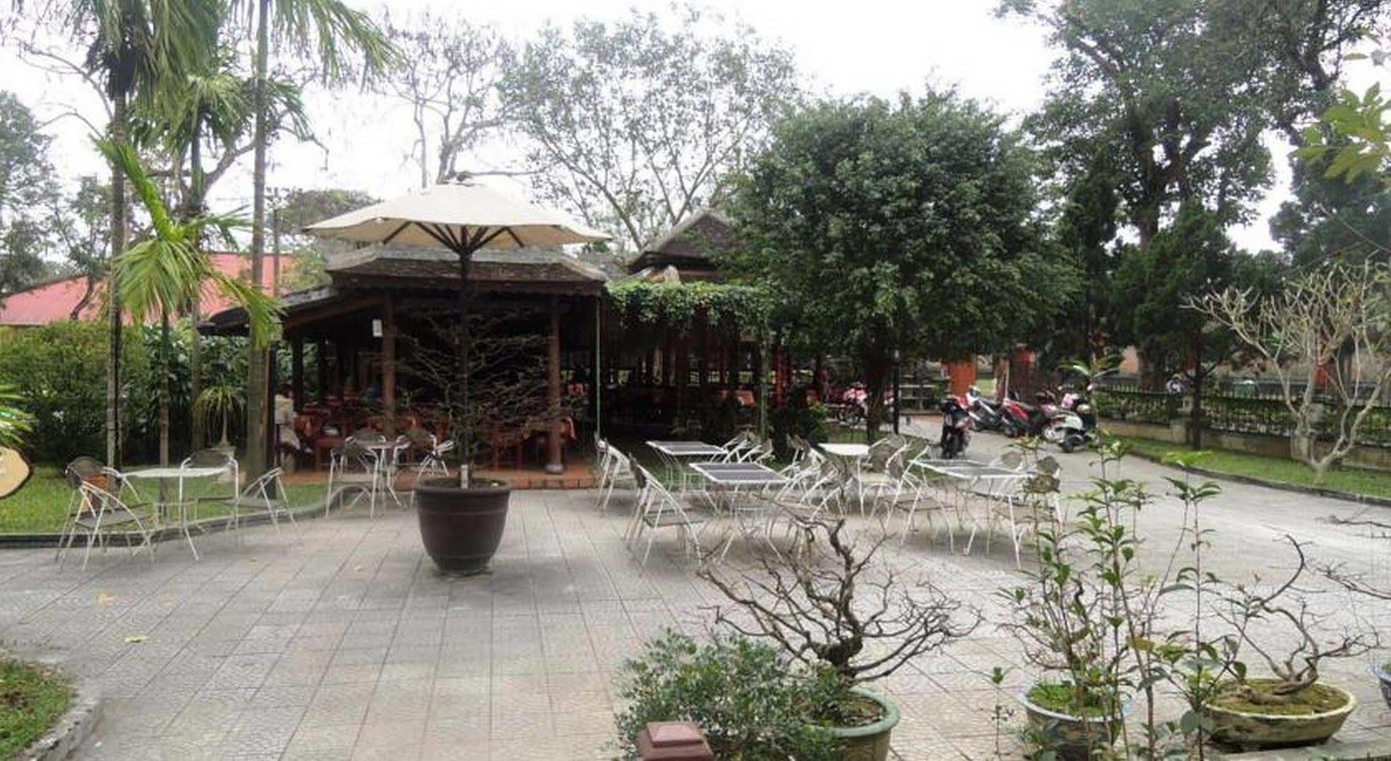 Thanh Noi Hotel Hue Exterior photo