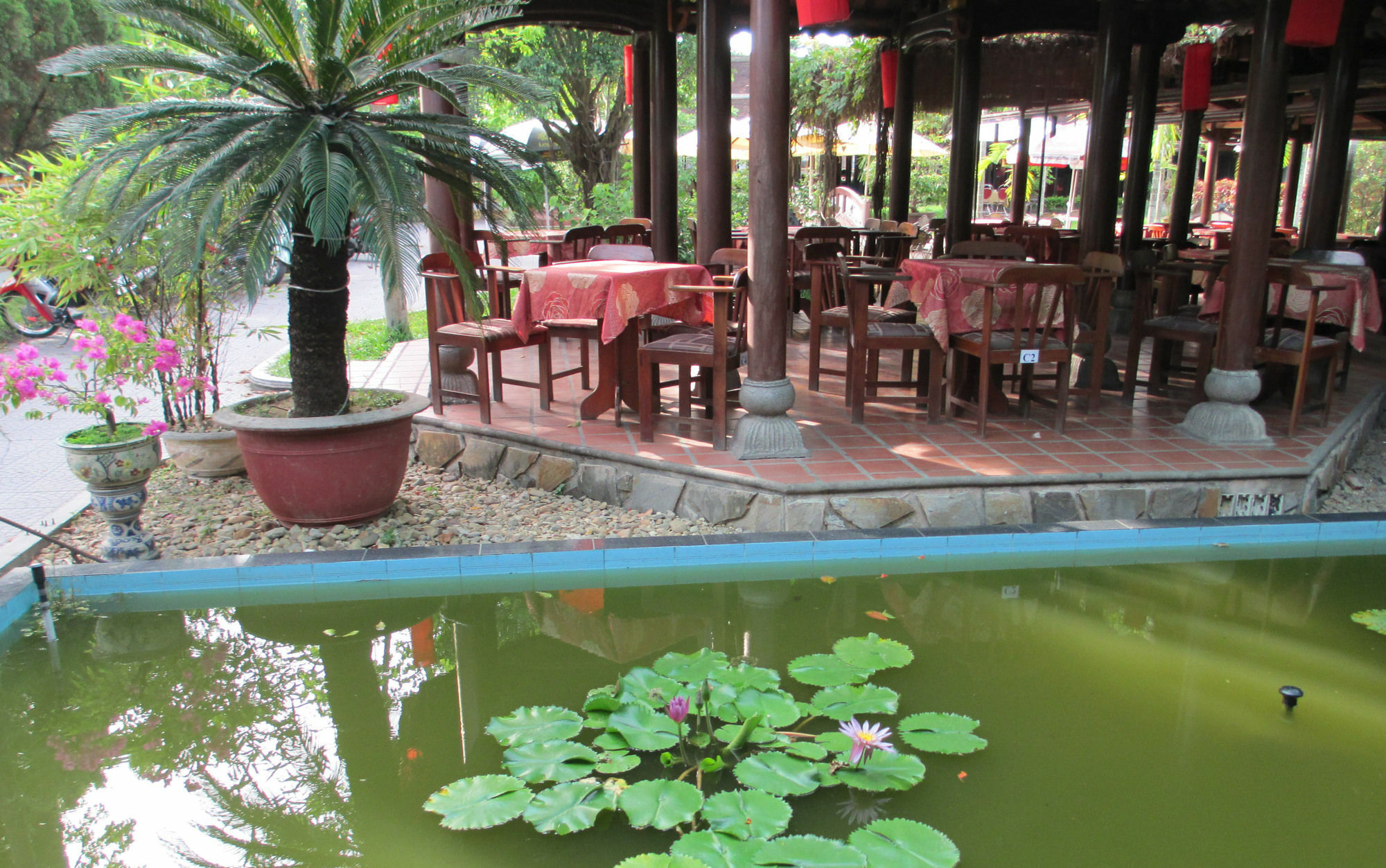 Thanh Noi Hotel Hue Exterior photo